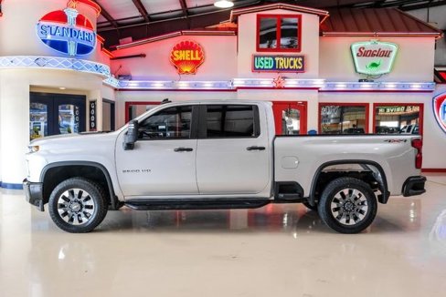 Used 2023 Chevrolet Silverado 2500 Custom w/ Custom Value Package image 12