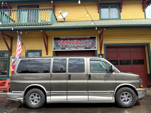 Used 2004 Chevrolet Express 1500 w/ LS Preferred Equipment Group image 2