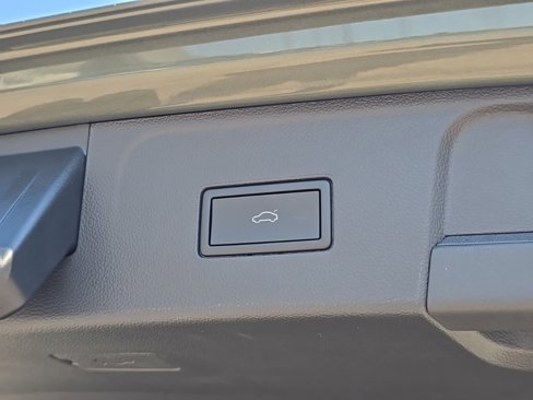New 2025 Volkswagen Atlas Peak Edition SE image 10