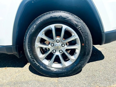Used 2016 Jeep Grand Cherokee Limited image 18