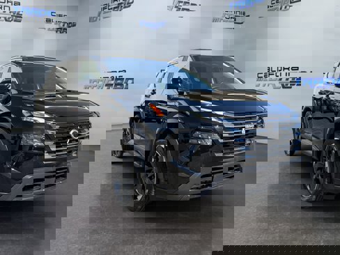 Used 2024 Nissan Rogue SV image 3