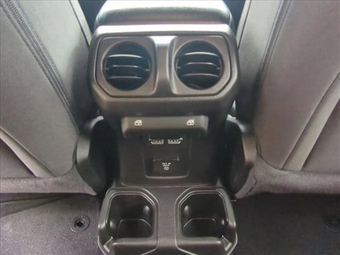 Used 2021 Jeep Gladiator Sport image 20