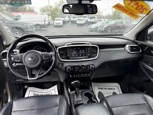 Used 2017 Kia Sorento EX image 14