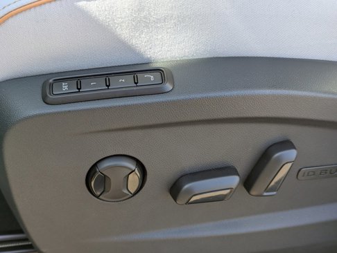 New 2025 Volkswagen ID. Buzz 1st Edition image 27