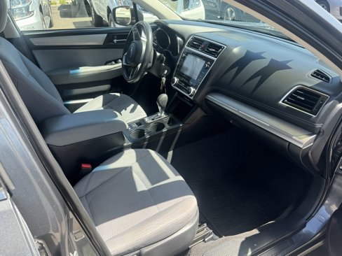 Used 2018 Subaru Outback 2.5i Premium image 12