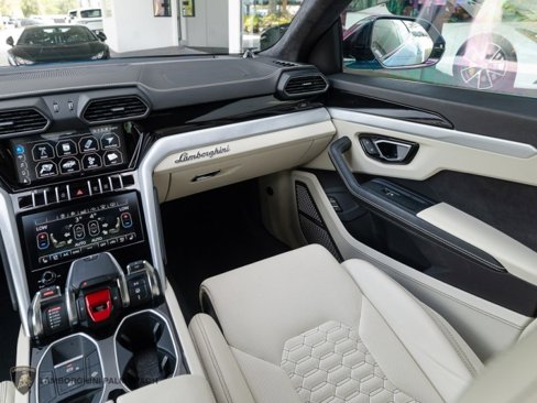 Used 2021 Lamborghini Urus image 15