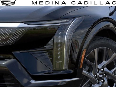 New 2025 Cadillac Optiq Luxury 1 image 10