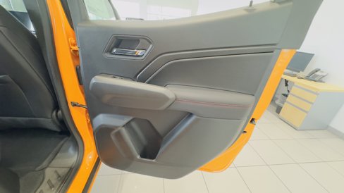 New 2025 Chevrolet Colorado Z71 w/ Z71 Convenience Package 2 image 13