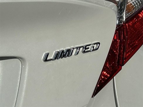Used 2022 Toyota C-HR Limited image 27