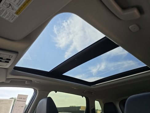 New 2026 Nissan Rogue Platinum image 3