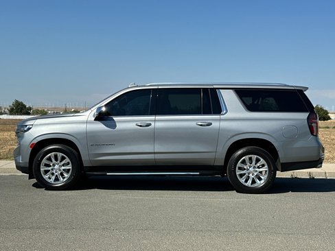 Used 2023 Chevrolet Suburban Premier image 7