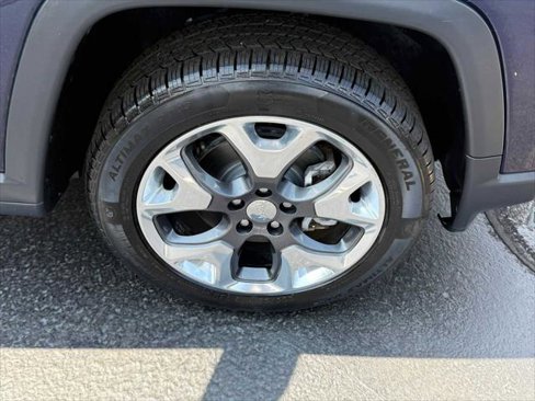 Certified 2019 Jeep Compass Limited w/ Safety & Security Group image 8