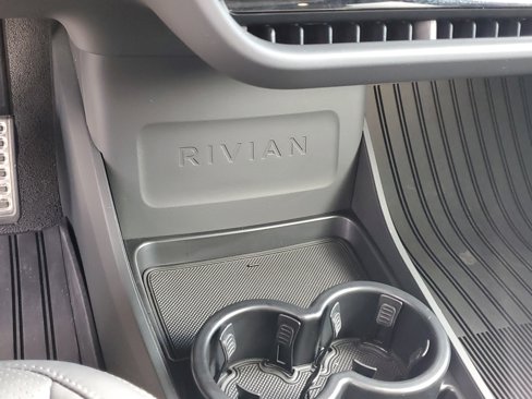 Used 2022 Rivian R1T Launch Edition image 25