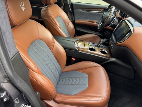 Used 2019 Maserati Ghibli S GranLusso image 19