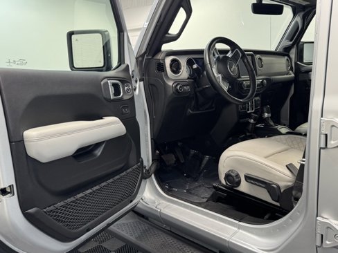 Used 2022 Jeep Wrangler Unlimited Sahara image 11