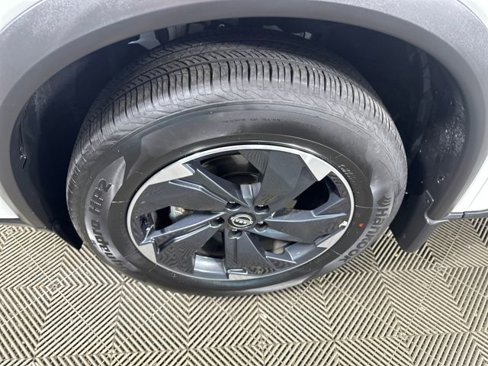 Certified 2025 Nissan Rogue SV image 10