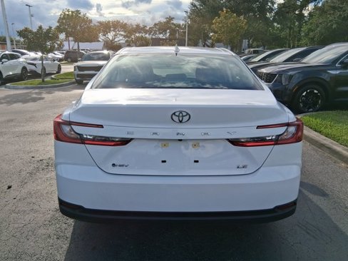 Used 2025 Toyota Camry LE image 7