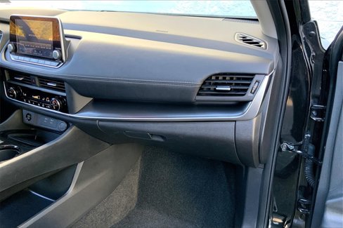Certified 2025 Nissan Rogue SV image 16