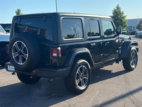 Used 2023 Jeep Wrangler Sahara image 9