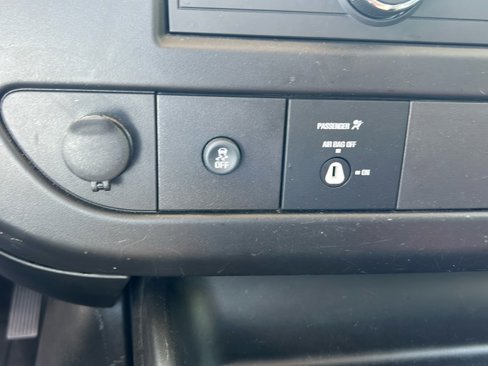 Used 2024 GMC Savana 2500 w/ Driver Convenience Package image 18