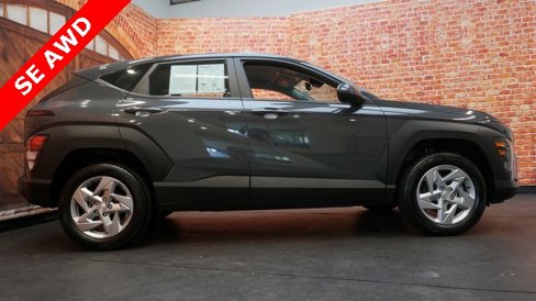 Used 2024 Hyundai Kona SE image 8