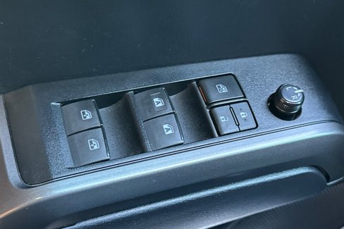 Used 2021 Toyota Tacoma TRD Off-Road image 12