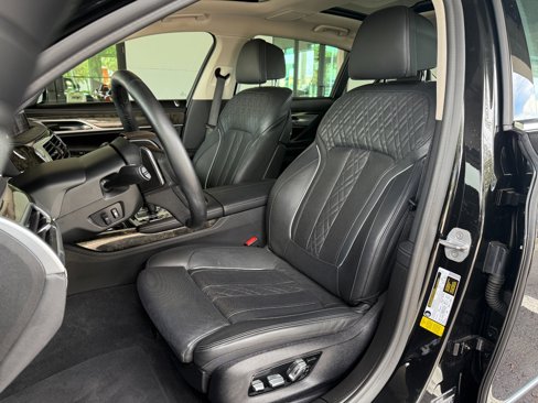 Used 2019 BMW 750i w/ Executive Package image 22