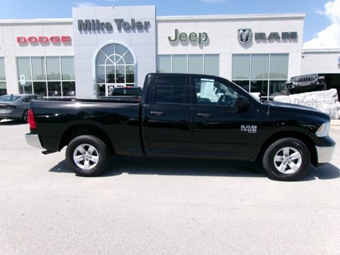 Used 2024 RAM 1500 Classic SLT image 5
