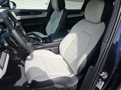 New 2026 Porsche Cayenne image 5