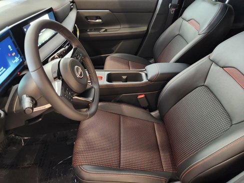 New 2026 Nissan Kicks SR w/ Cold Weather Package image 7