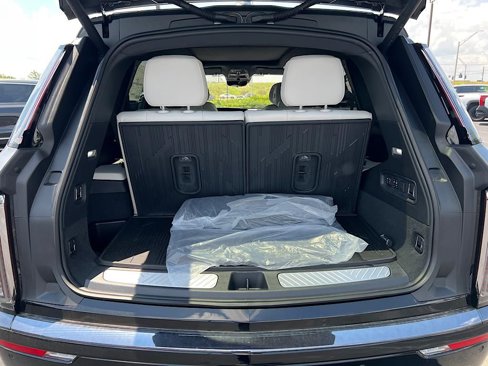 New 2026 Cadillac Vistiq Sport w/ LPO, Floor Liner Package image 16