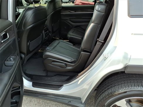 Used 2024 Jeep Grand Cherokee L Limited image 12