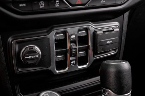 Used 2022 Jeep Wrangler Unlimited Sahara w/ Cold Weather Group image 37