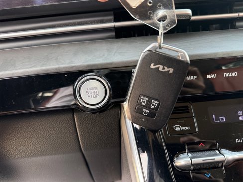 Used 2024 Kia Carnival SX image 31