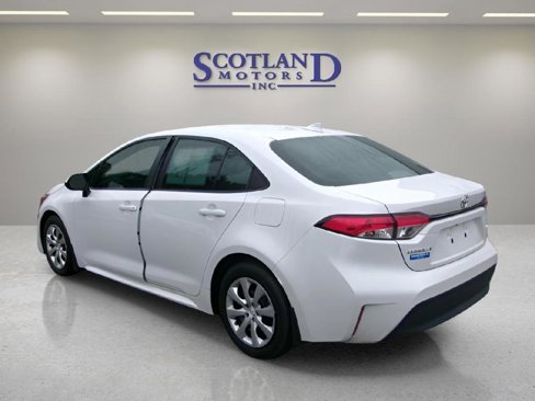 Used 2025 Toyota Corolla LE image 8