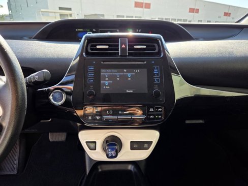 Used 2016 Toyota Prius Two image 16