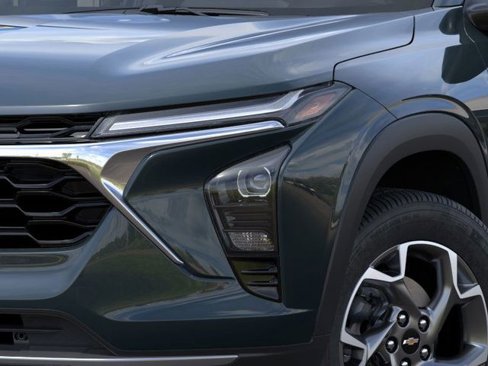 New 2025 Chevrolet Trax LT w/ Driver Confidence Package image 10