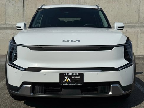 Used 2025 Kia EV9 Wind image 2