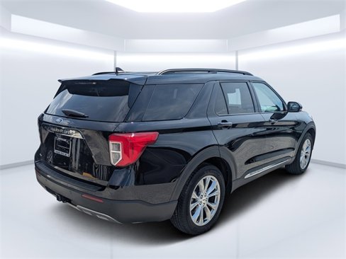 Used 2023 Ford Explorer XLT w/ Equipment Group 202A image 3