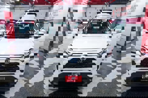 Used 2024 Toyota RAV4 XLE image 25