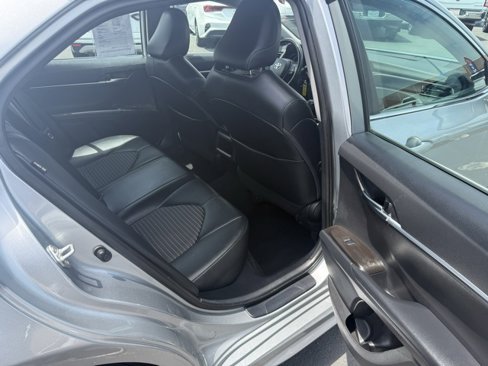 Used 2022 Toyota Camry SE image 12