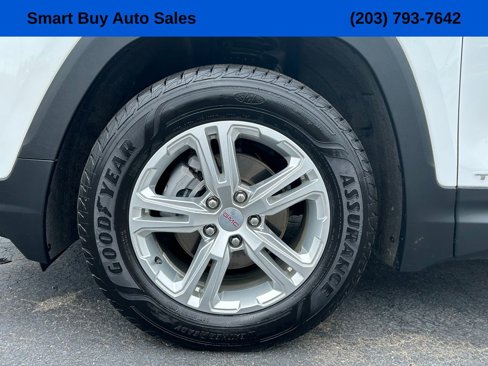Used 2022 GMC Terrain SLE w/ Driver Convenience Package image 11