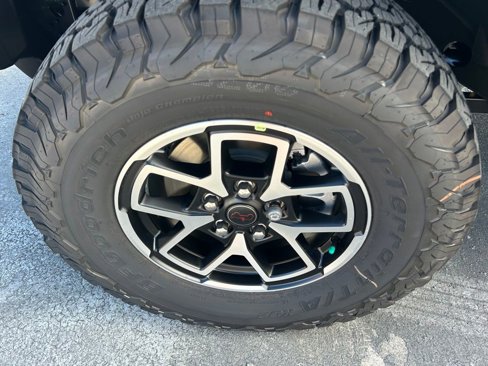 New 2025 Jeep Wrangler Unlimited Rubicon image 17