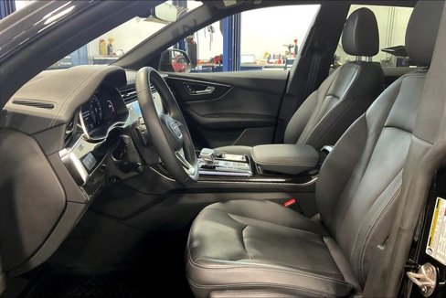 Certified 2025 Audi Q8 Premium image 25