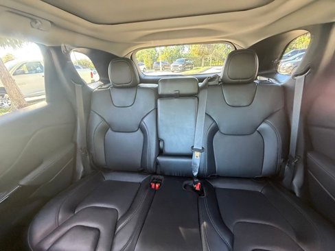 Certified 2023 Jeep Cherokee Altitude Lux w/ Lux Elite Package image 26