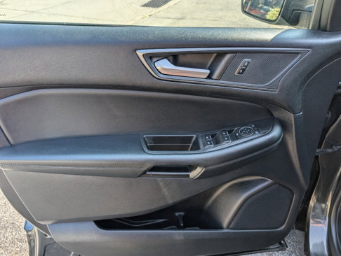 Used 2020 Ford Edge SE image 13