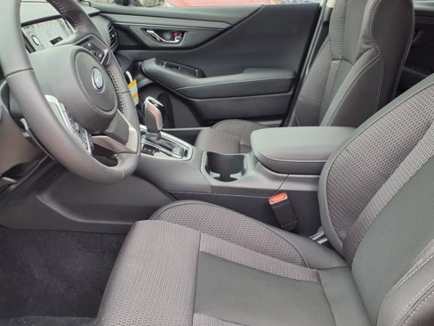 Used 2025 Subaru Outback Premium w/ Popular Package #1A image 4