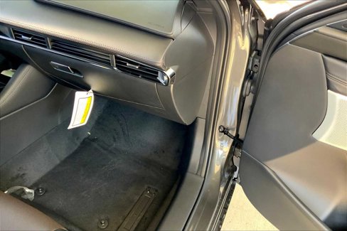 New 2026 MAZDA MAZDA3 Hatchback w/Premium Plus Pkg image 18