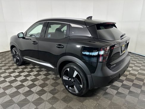 Certified 2025 Nissan Kicks SR image 5