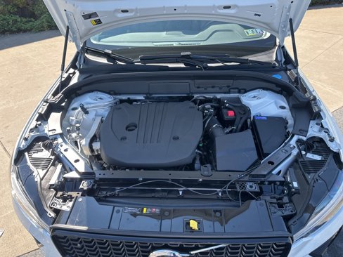 Certified 2025 Volvo XC60 B5 Plus image 36